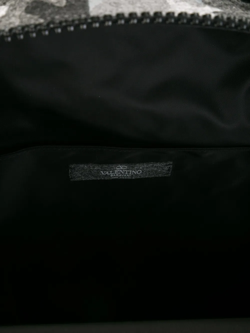 Valentino Garavani camouflage backpack Grijs