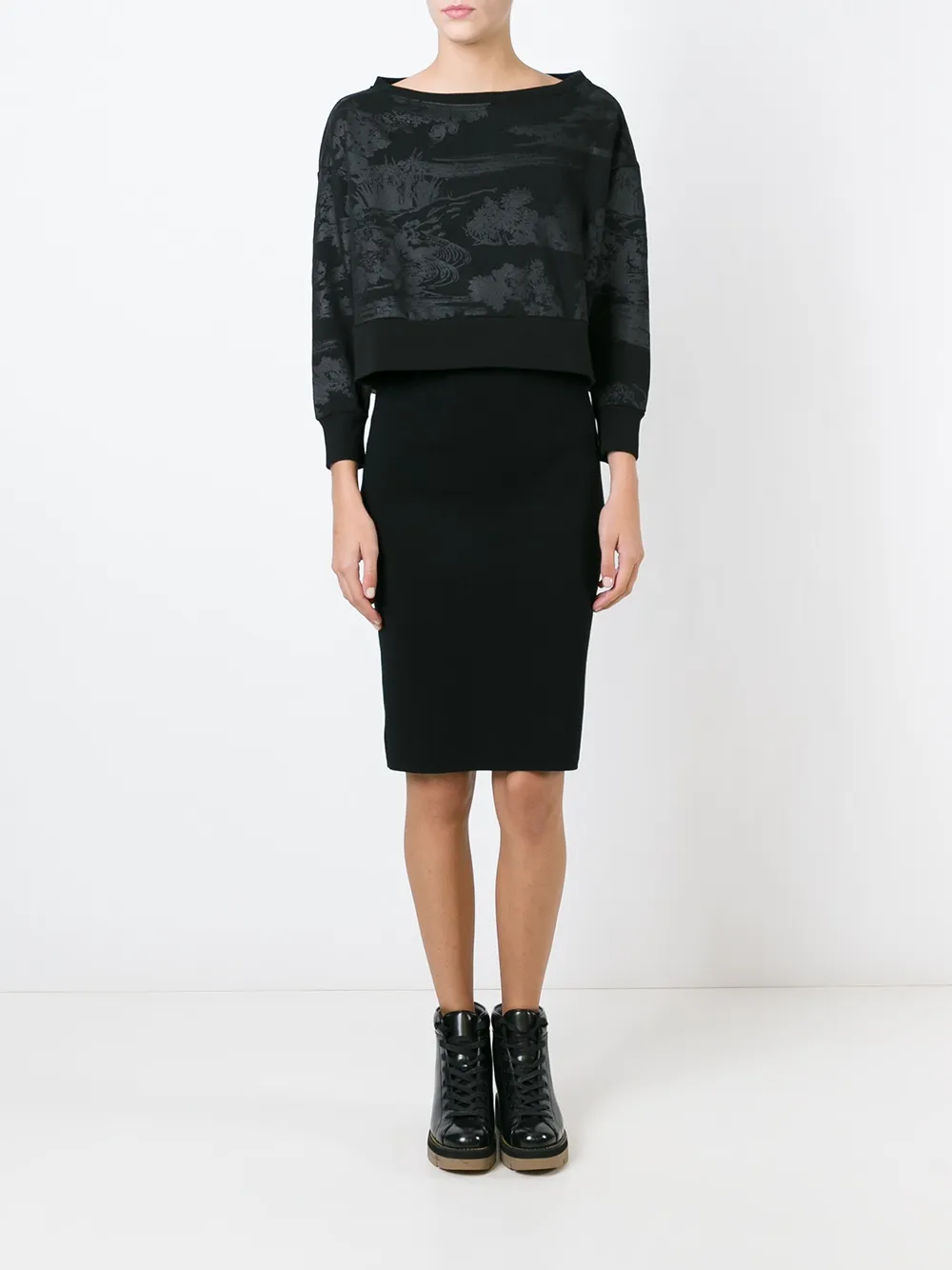 8pm Cropped Sweatshirt In Black