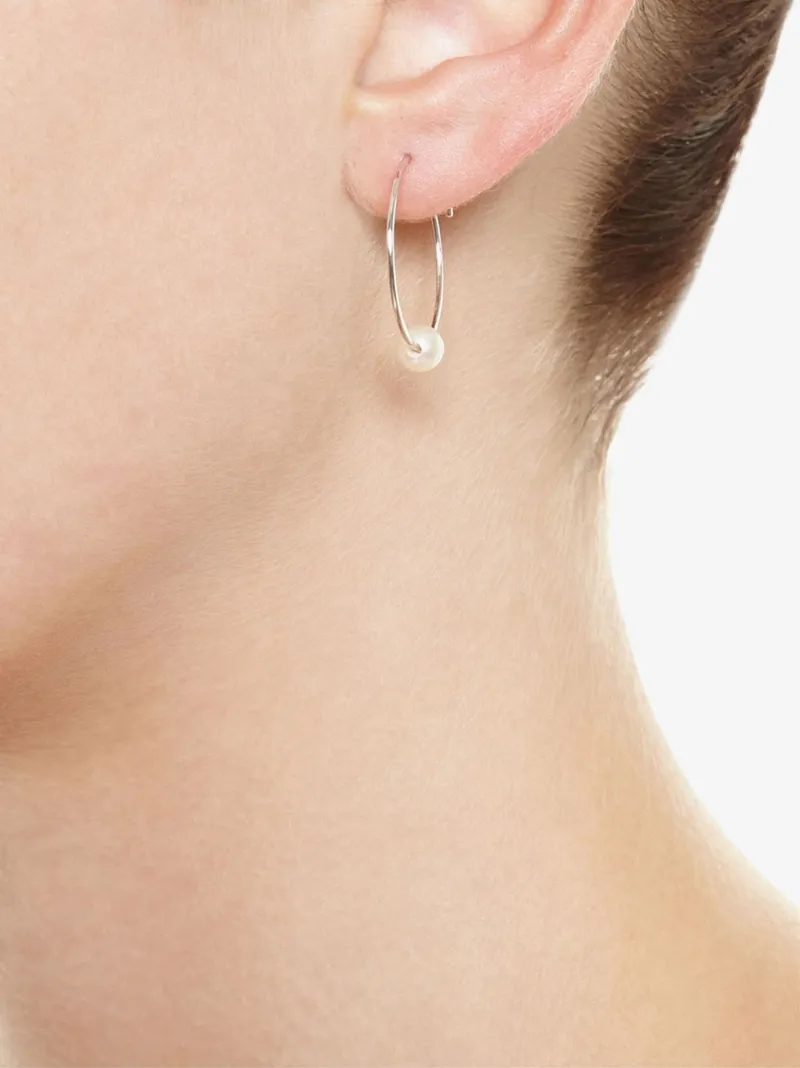Asherali Knopfer 'Louka' white gold hoop earring