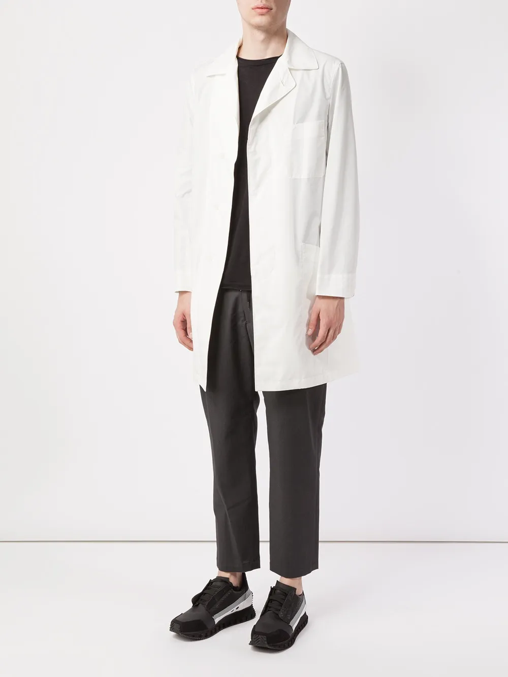 Dr. Franken short single breasted coat | Abrigos con botonadura simple | Image 2