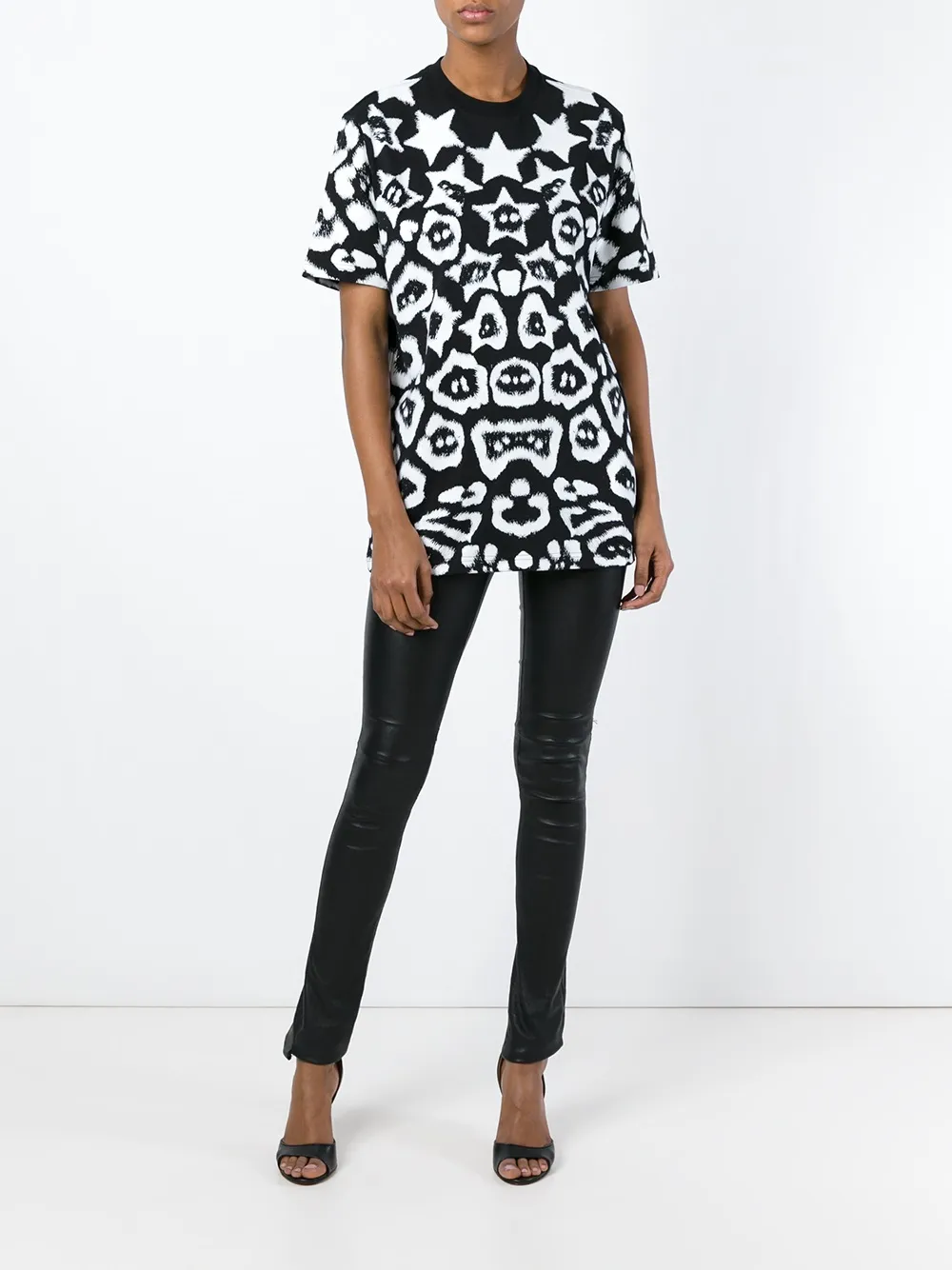 Givenchy star and lepoard print T-shirt Zwart