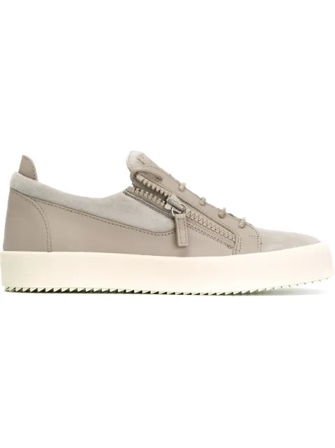 Giuseppe Zanotti tenis bajos con detalles de cierres