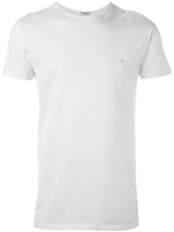 white and black nike t shirt