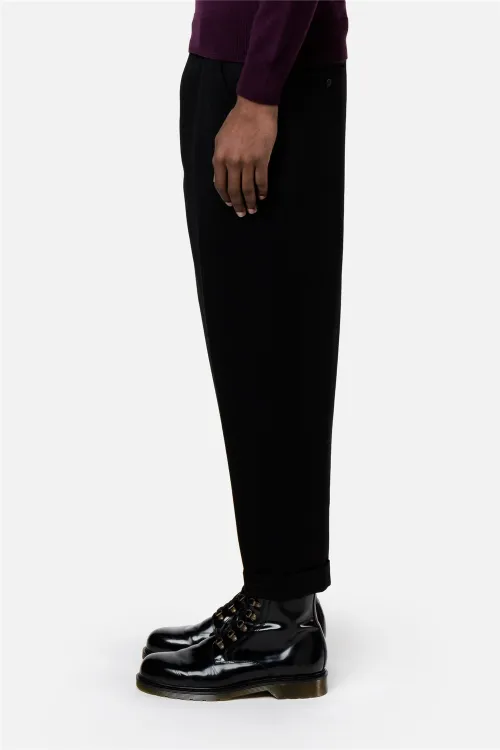oversized carrot fit trousers