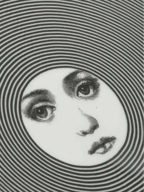 その他 fornasetti Wall plate Tema e Variazioni n.393 in White/Black | Fornasetti®