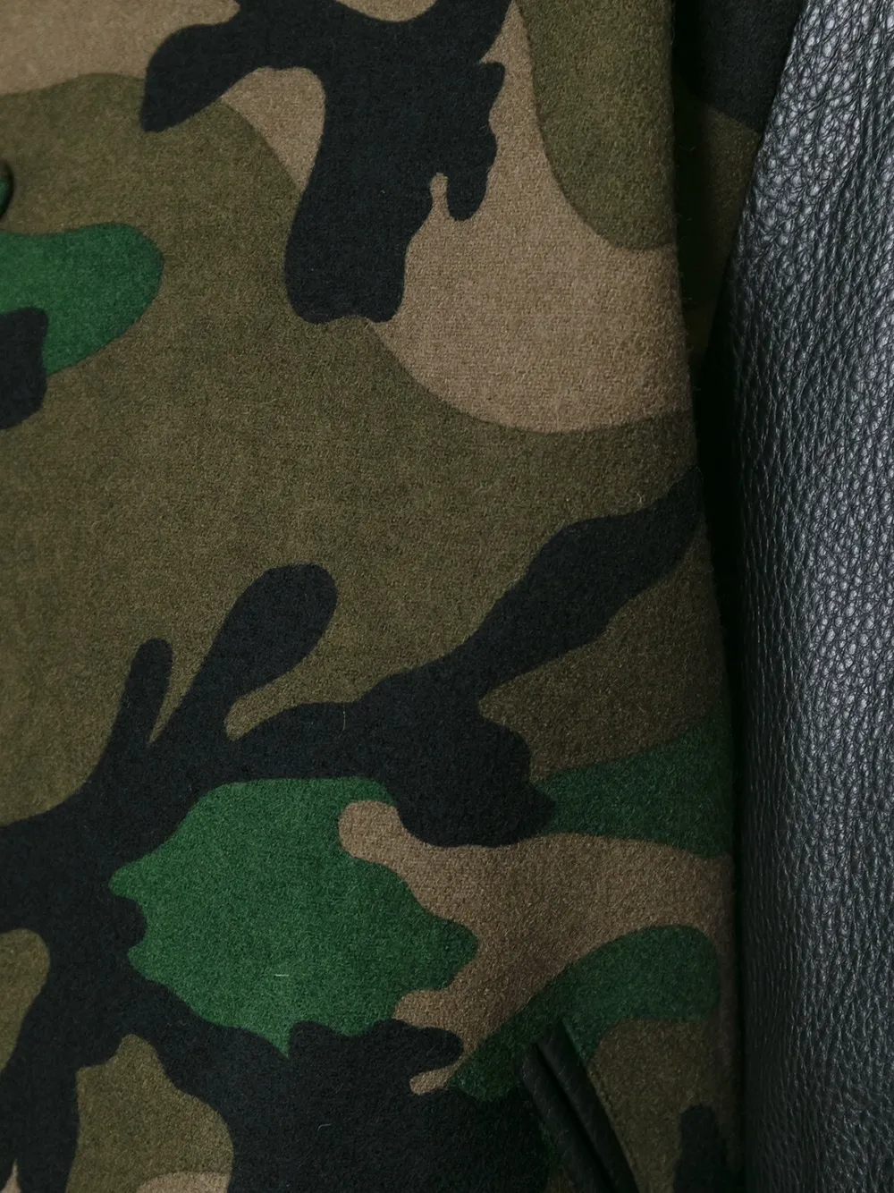 Valentino Garavani 'Rockstud' camouflage bomber jacket Zwart