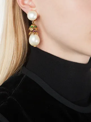 Chanel Vintage Pearl Drop Clip On Earrings Farfetch Chanel Vintage Pearl Drop Clip On Earrings
