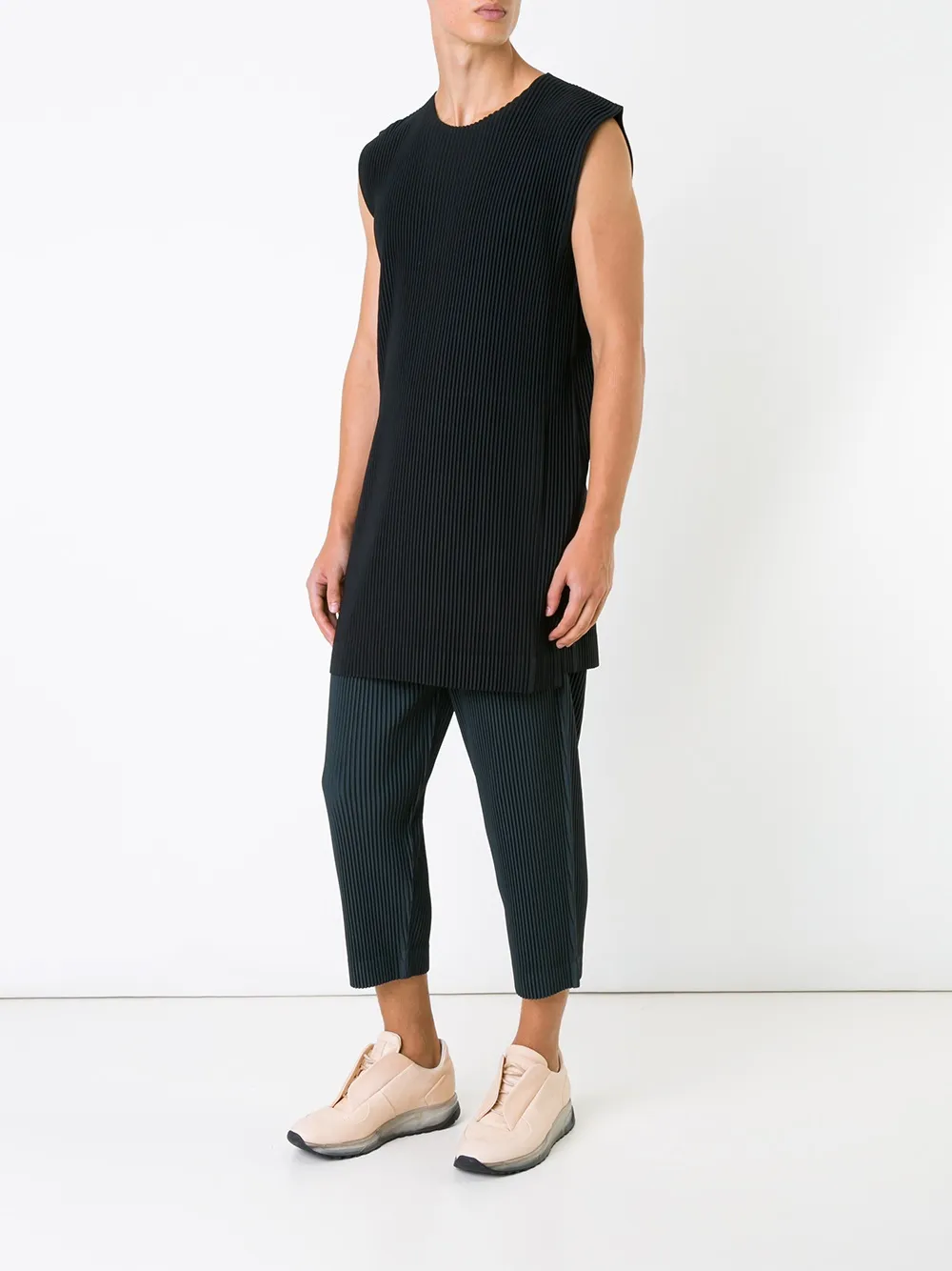 Homme Plissé Issey Miyake pleated long tank top - Zwart