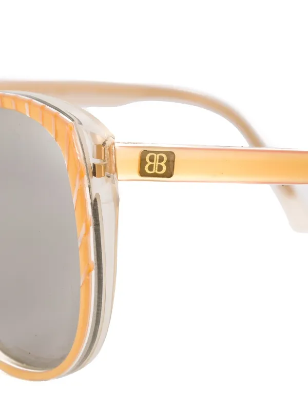 Want symbol bottleneck eye Frame Sunglasses - Balenciaga Pre - Owned cat 28.5cm - Cheshire cat 28.5cm slippers - StclaircomoShops Want symbol bottleneck eye Frame Sunglasses - Balenciaga Pre - Owned cat 28.5cm - Cheshire cat 28.5cm slippers - StclaircomoShops