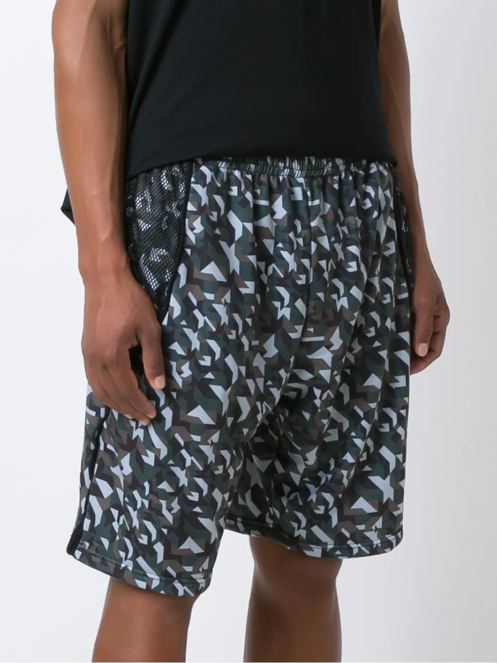 Amir Slama geometrische print trackshort Zwart