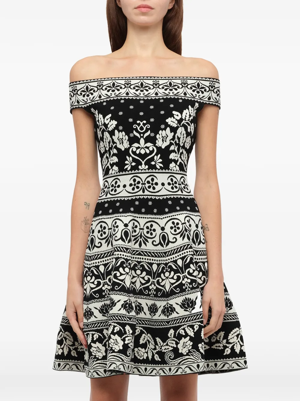  Alexander Mcqueen Jacquard Kleid Mit Blumenmuster   Schwarz 