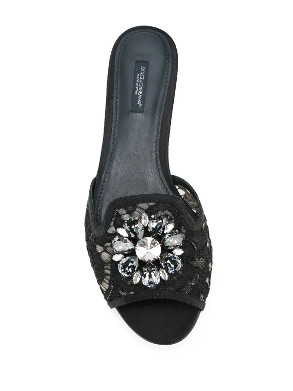 【関税送料込み】DOLCE & GABBANA Rainbow Laceブローチサンダル Dolce & Gabbana Rainbow Lace ブローチ サンダル | ブラック