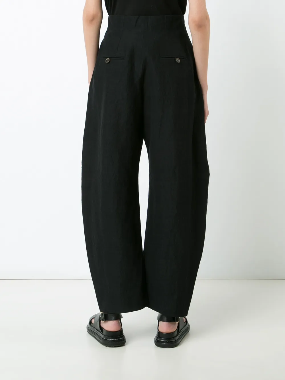 Uma Wang curved leg trousers Zwart