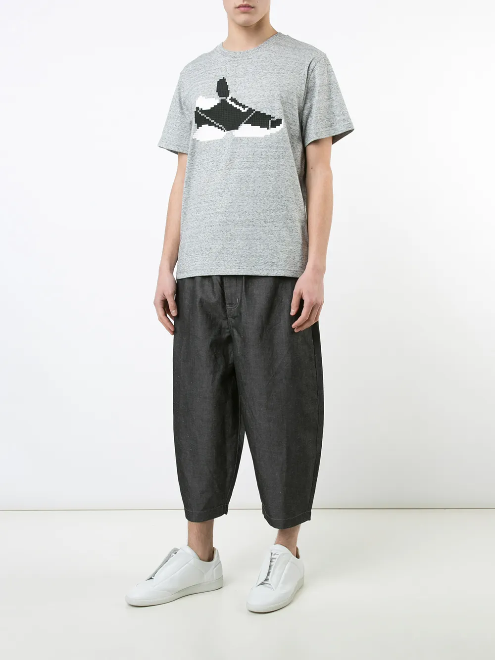 Mostly Heard Rarely Seen 8-Bit sneaker T-shirt Grijs