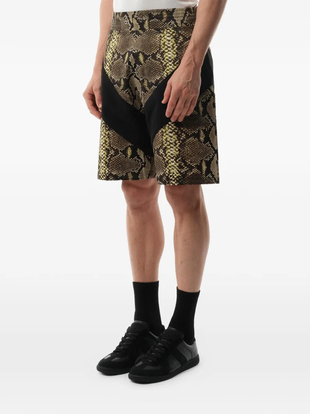  Givenchy Snakeskin Print Bermuda Shorts   Schwarz 