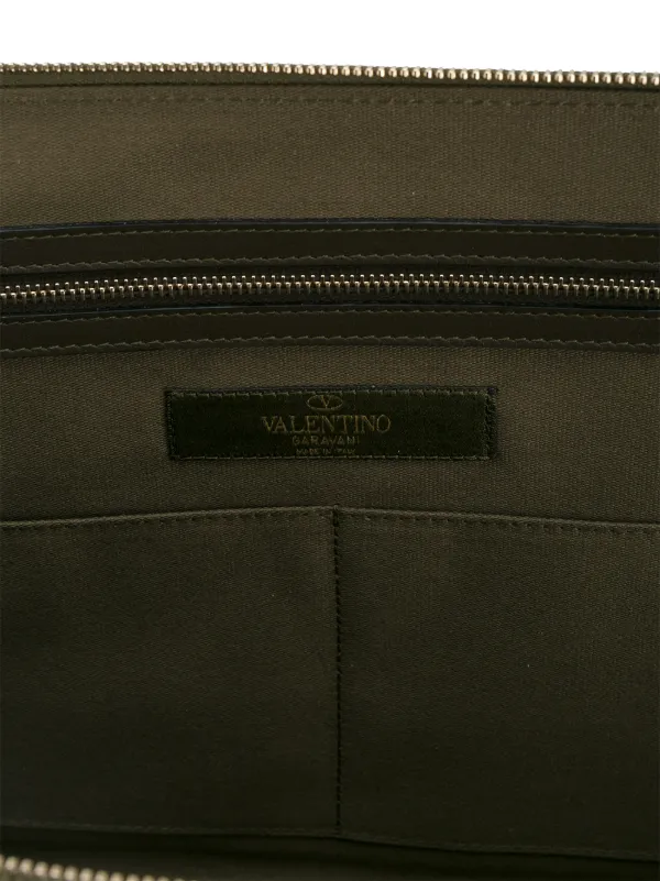 美品　グリーン ロゴ クラッチバッグ　ヴァレンティノ 美品 グリーン ロゴ クラッチバッグ ヴァレンティノ Valentino