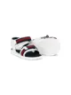 الصورة 2 من Gucci Kids صندل ويب
