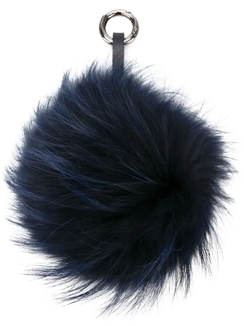 N•PEAL POMPON-SCHLÜSSELANHÄNGER AUS WASCHBÄRFELL