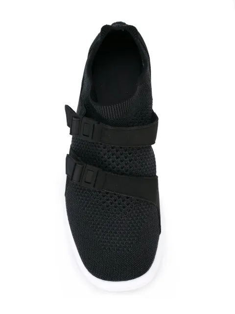 black nike strap shoes