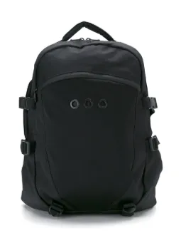 Mochila com recortes