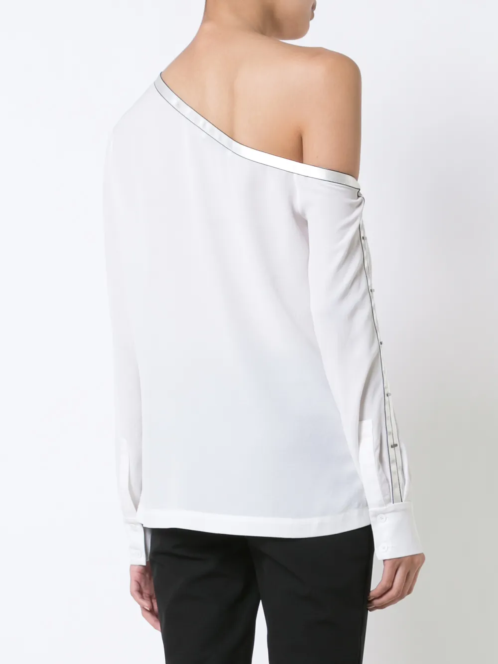 不对称露单肩长袖罩衫