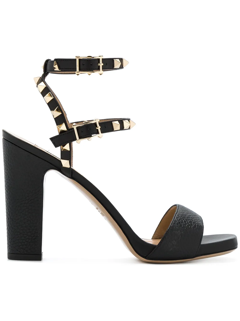 Valentino Sandali 'Valentino Garavani Rockstud' - Tendenza classica, vale la pena avere Valentino Sandali 'Valentino Garavani Rockstud' - Tendenza classica, vale la pena avere
