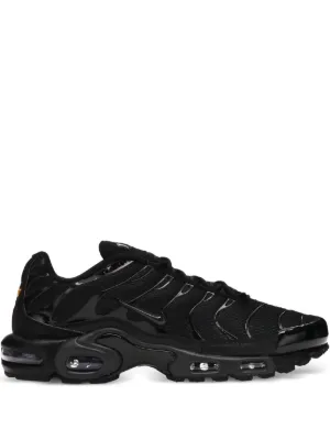 black nike air max plus