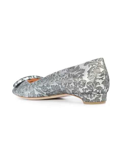 pointed toe ballerina shoes