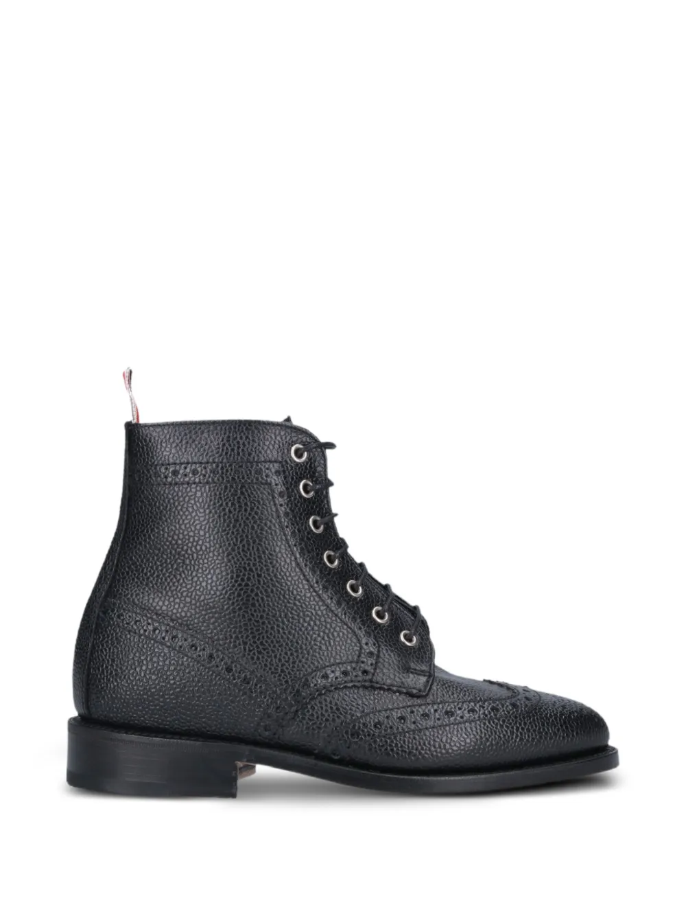 Thom Browne Wingtip Brogue Boot With Leather Sole In Black Pebble Grain Zwart