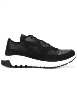black canvas runners