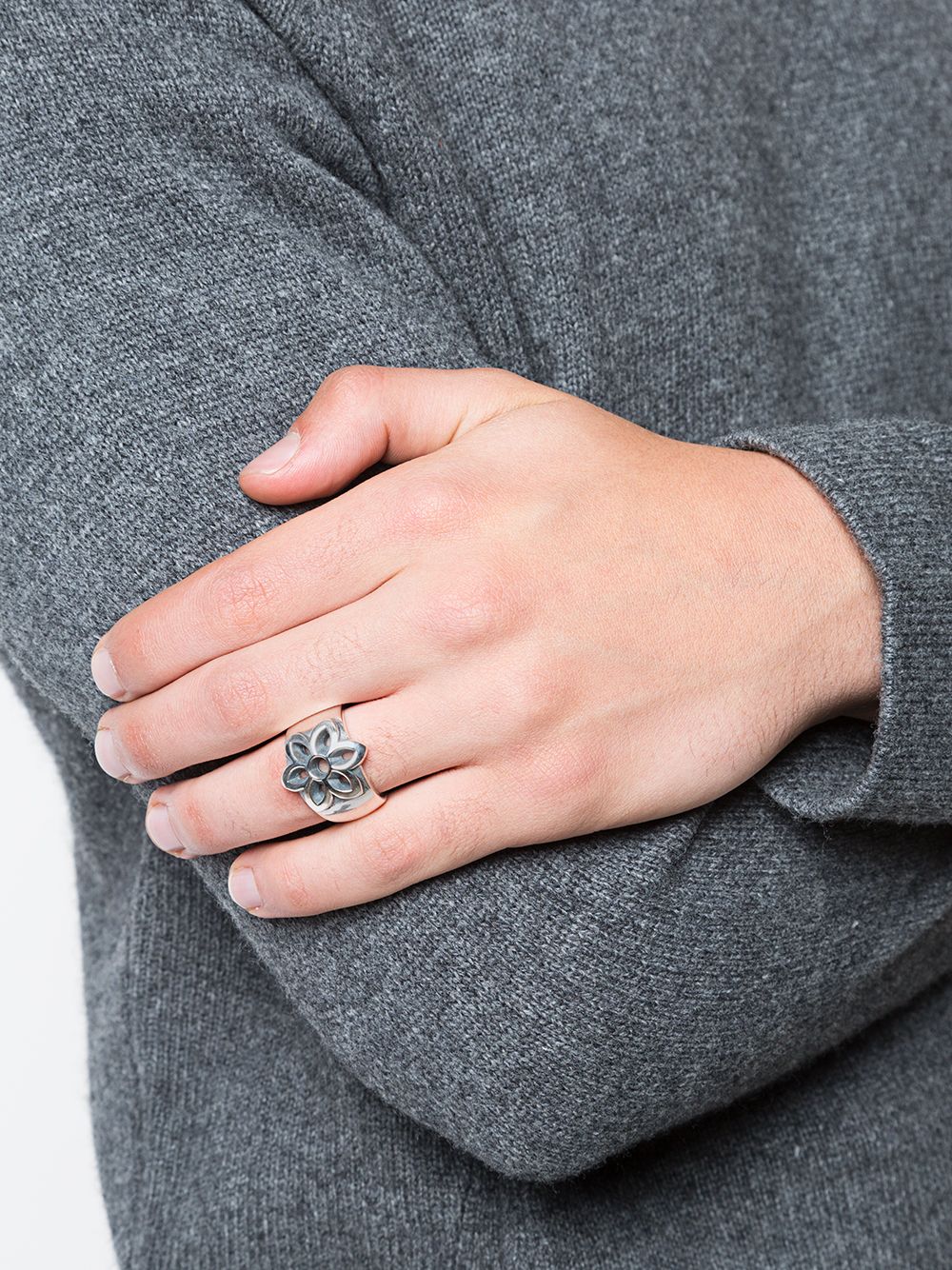 Good Art Hlywd flower ring | Image 2