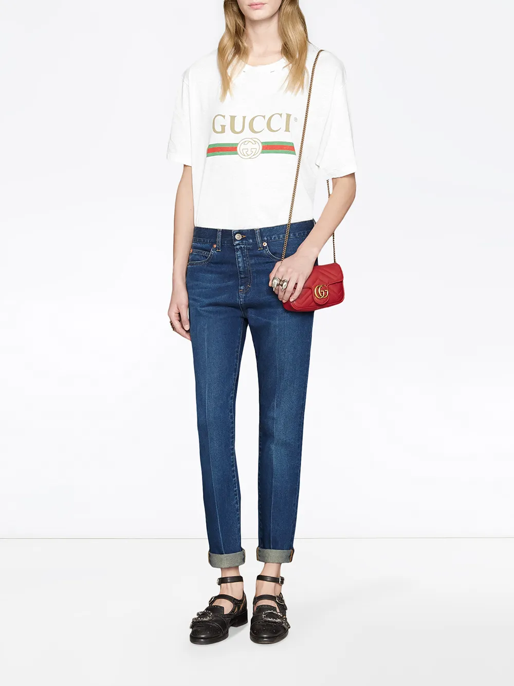 Shop red Gucci GG Marmont matelassé 