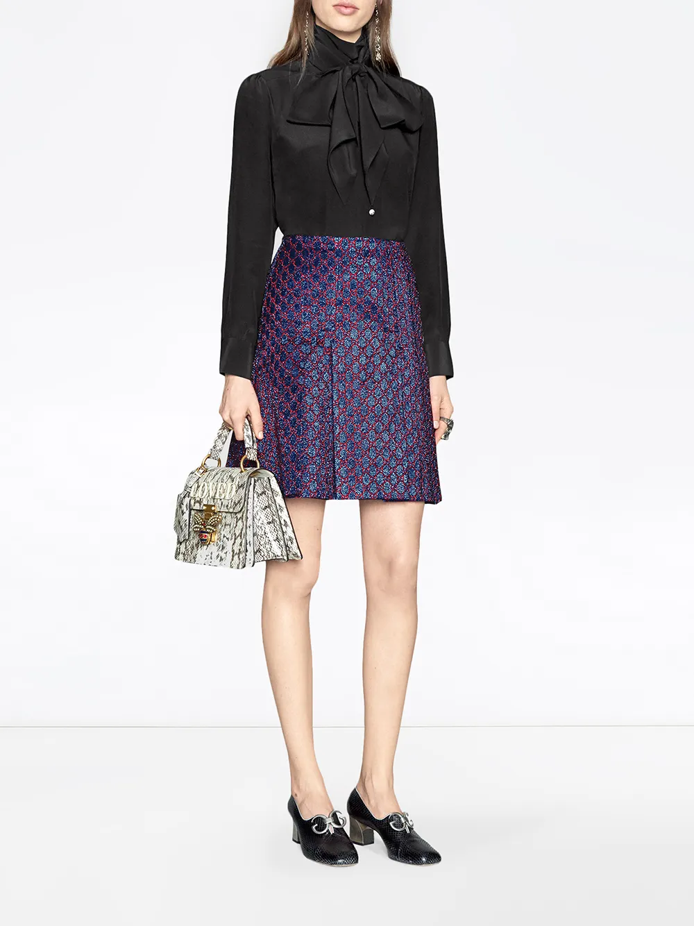 https://cdn-images.farfetch-contents.com/12/33/15/06/12331506_10944611_1000.jpg