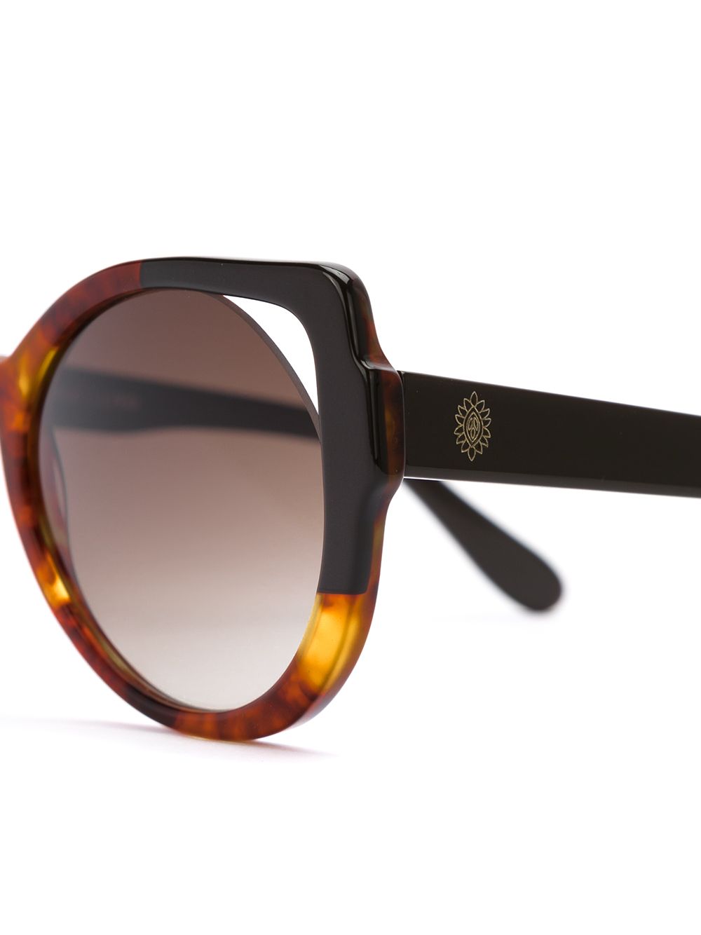 фото Martha Medeiros cat eye sunglasses