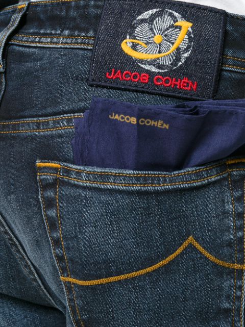 Washed blue jeans. Jacob Cohen бирка. Бренд alrawash джинс. Бренд анти Блю джинс. Надпись на ширинке в джинсах Jacob Cohen.