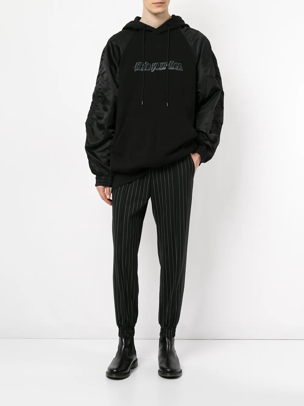 Juun.J Hide Your Lies hoodie Zwart
