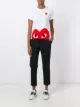 الصورة 2 من Comme Des Garçons Play تيشيرت بطبعة