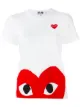 الصورة 1 من Comme Des Garçons Play تيشيرت بطبعة