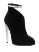 الصورة 2 من Giuseppe Zanotti جوارببوت X جينيفر لوبيزشي