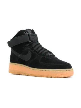 Nike platform high tops Discover wedges and platform sneakers built with a variety of color combinations and materials, and take your sneaker collection to the next level. Combine wedge sneakers with women’s clothing, and be sure to explore the complete collection of women’s shoes for additional sport-specific and everyday options.