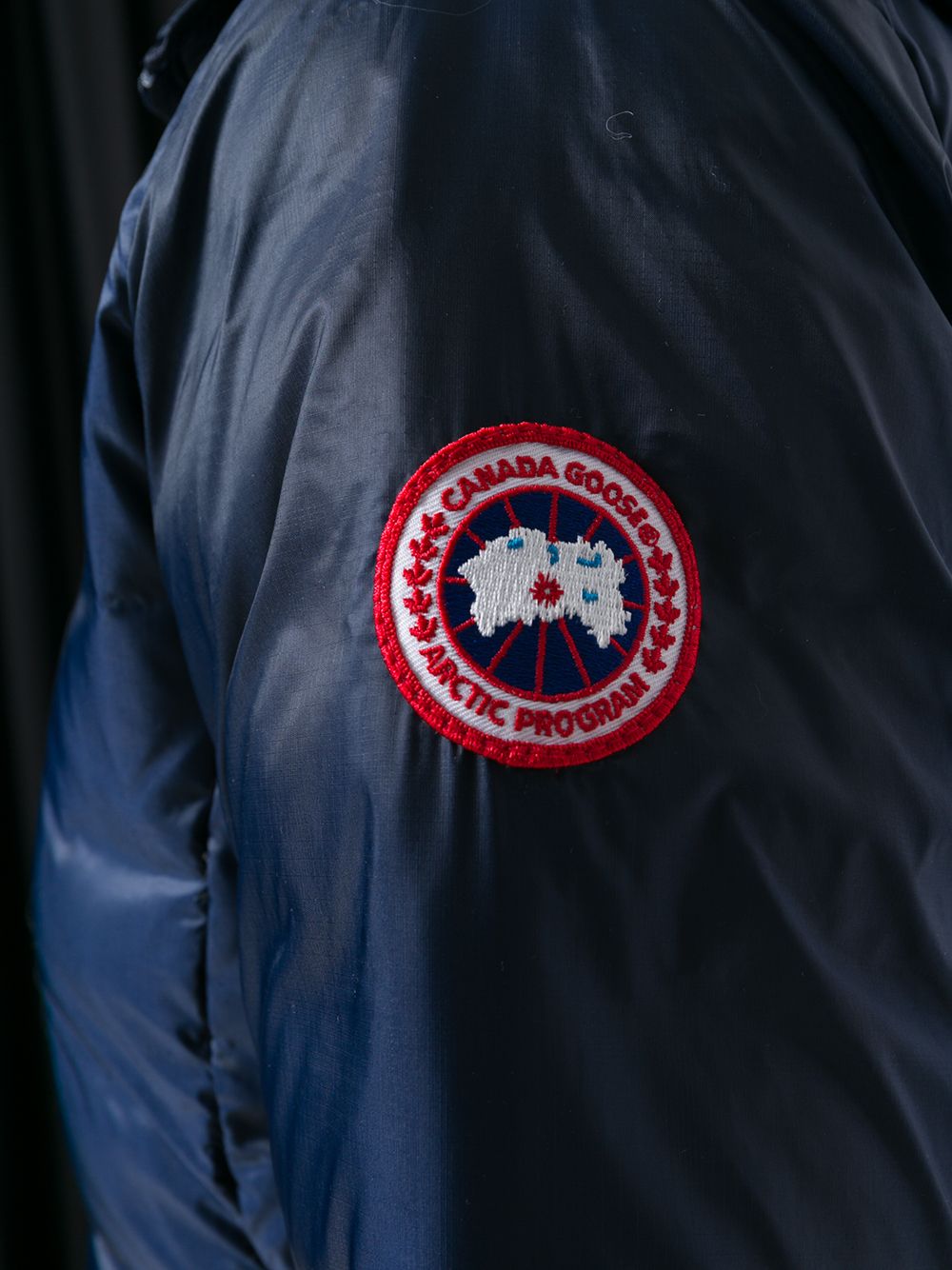 фото Canada goose дутая куртка с капюшоном