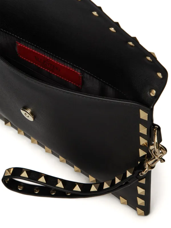 Valentino Garavani ロックスタッズ クラッチバッグ | ブラック | FARFETCH JP