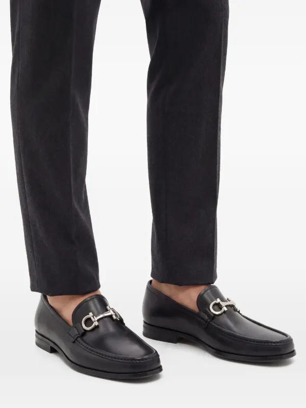 Ferragamo ガンチーニビット ローファー | ブラック | FARFETCH JP