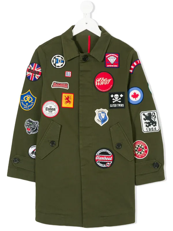 camicia verde con toppe