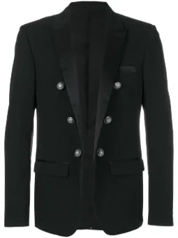 Blazer com aplicações