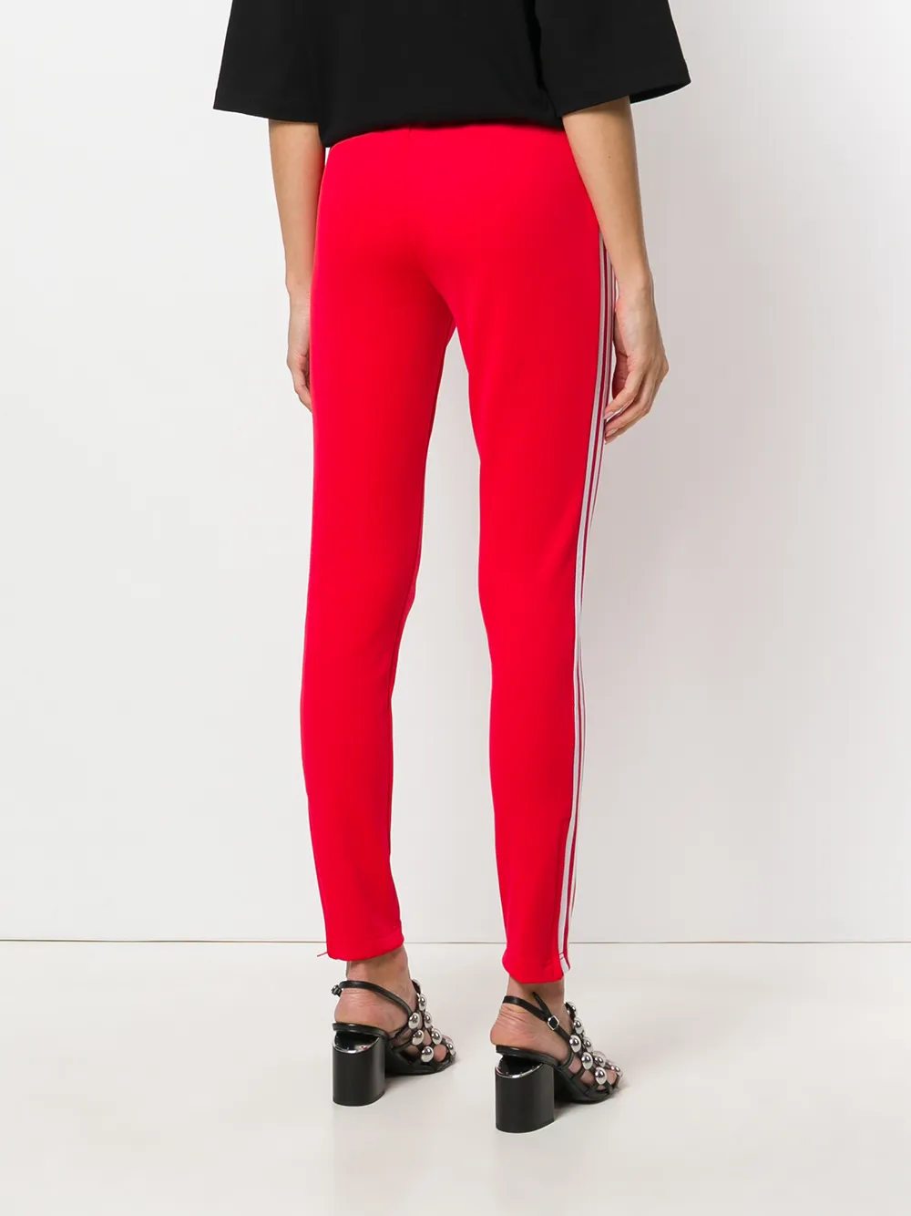 adidas tapered tracksuit bottoms Rood