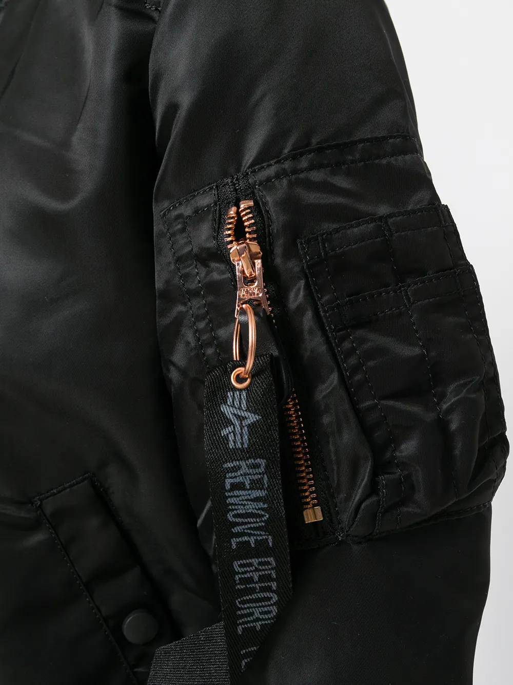 Alpha Industries cropped bomberjack Zwart