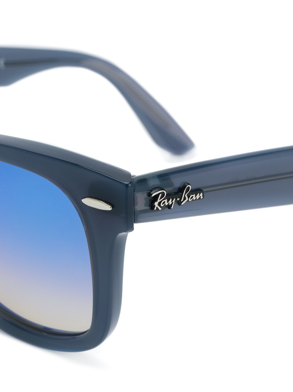 фото Ray-Ban солнцезащитные очки 'Wayfarer' с тонированными линзами