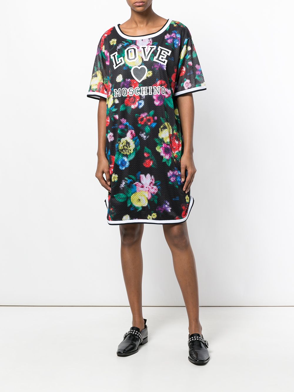 Imagen principal de producto de Love Moschino vestido estilo camiseta con estampado floral - Negro - Moschino