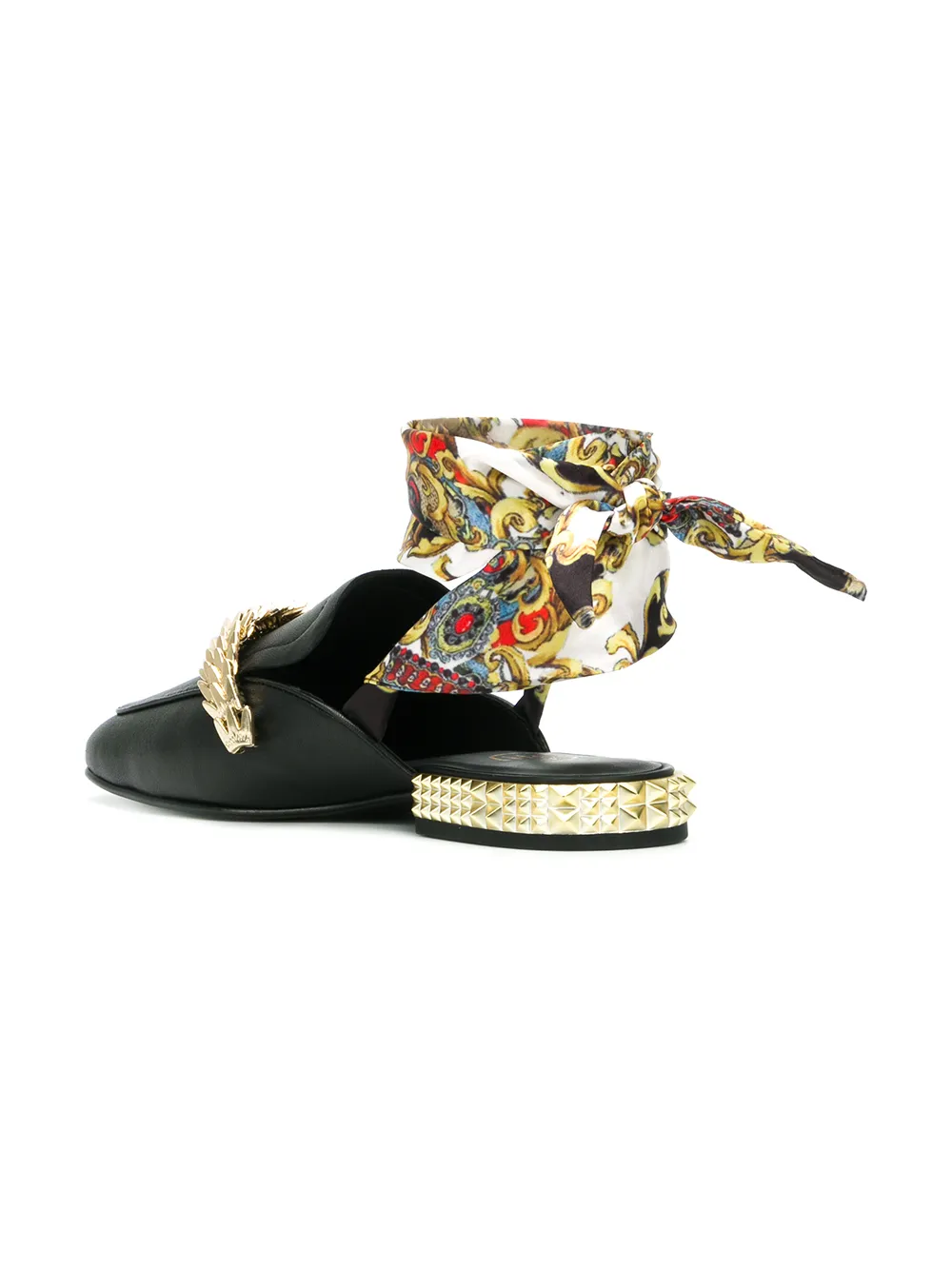 Ash bind muiltjes aan Zwart